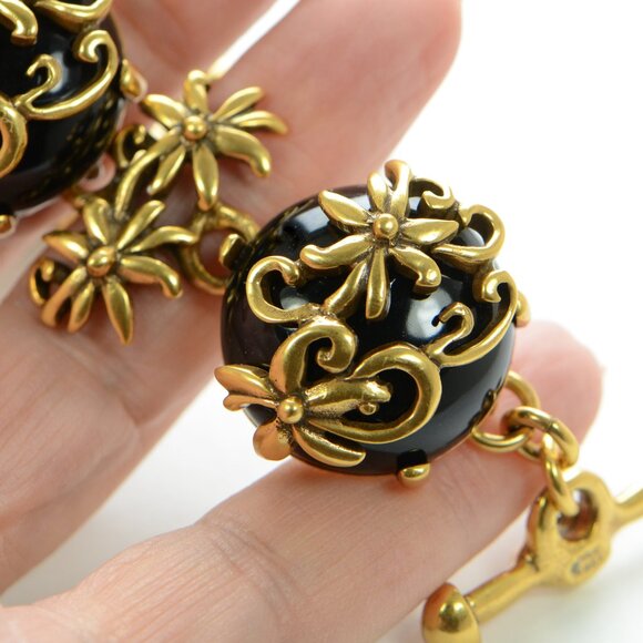 Oscar de la Renta Resin Filigree Toggle Bracelet - Picture 4 of 8